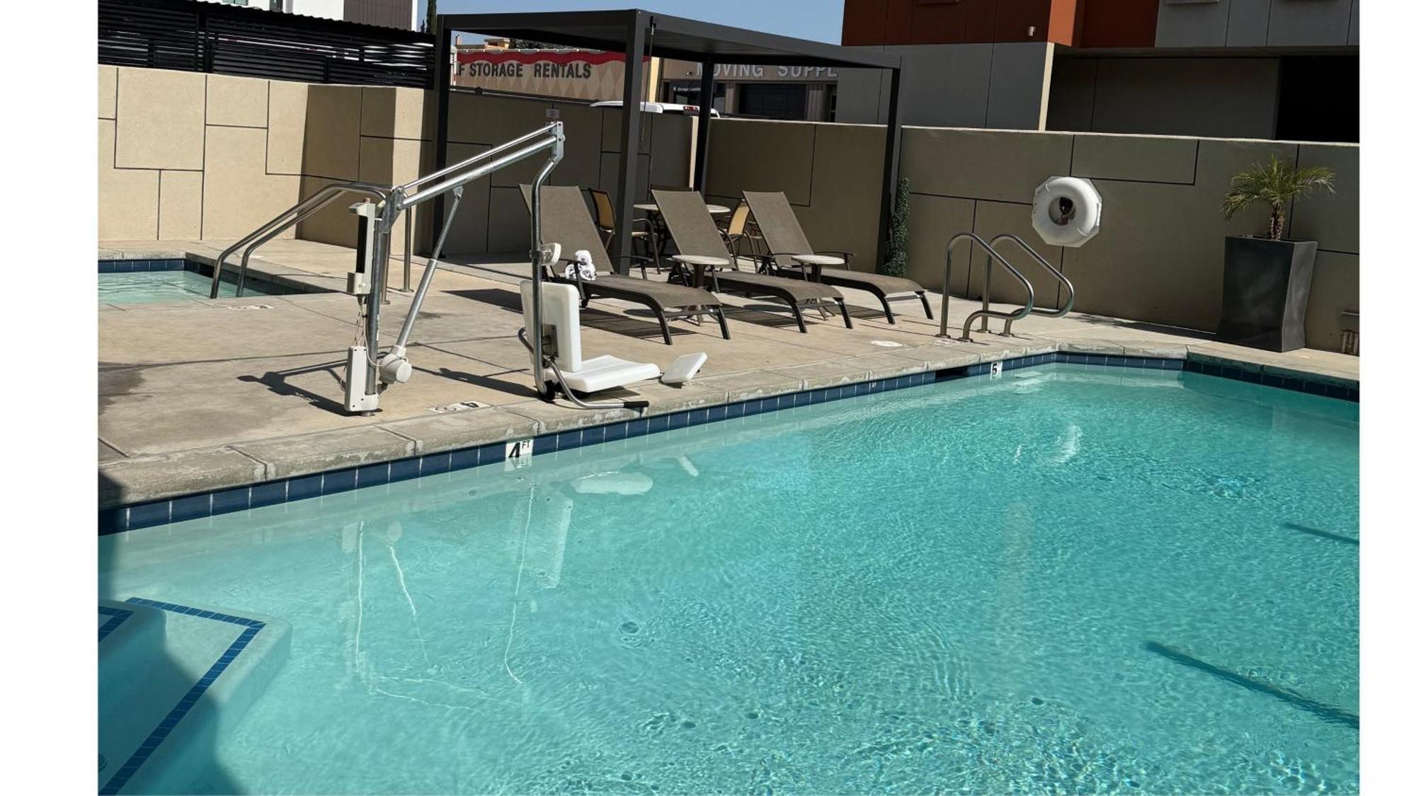 Holiday Inn Express & Suites Chatsworth By Ihg — Photos 3
